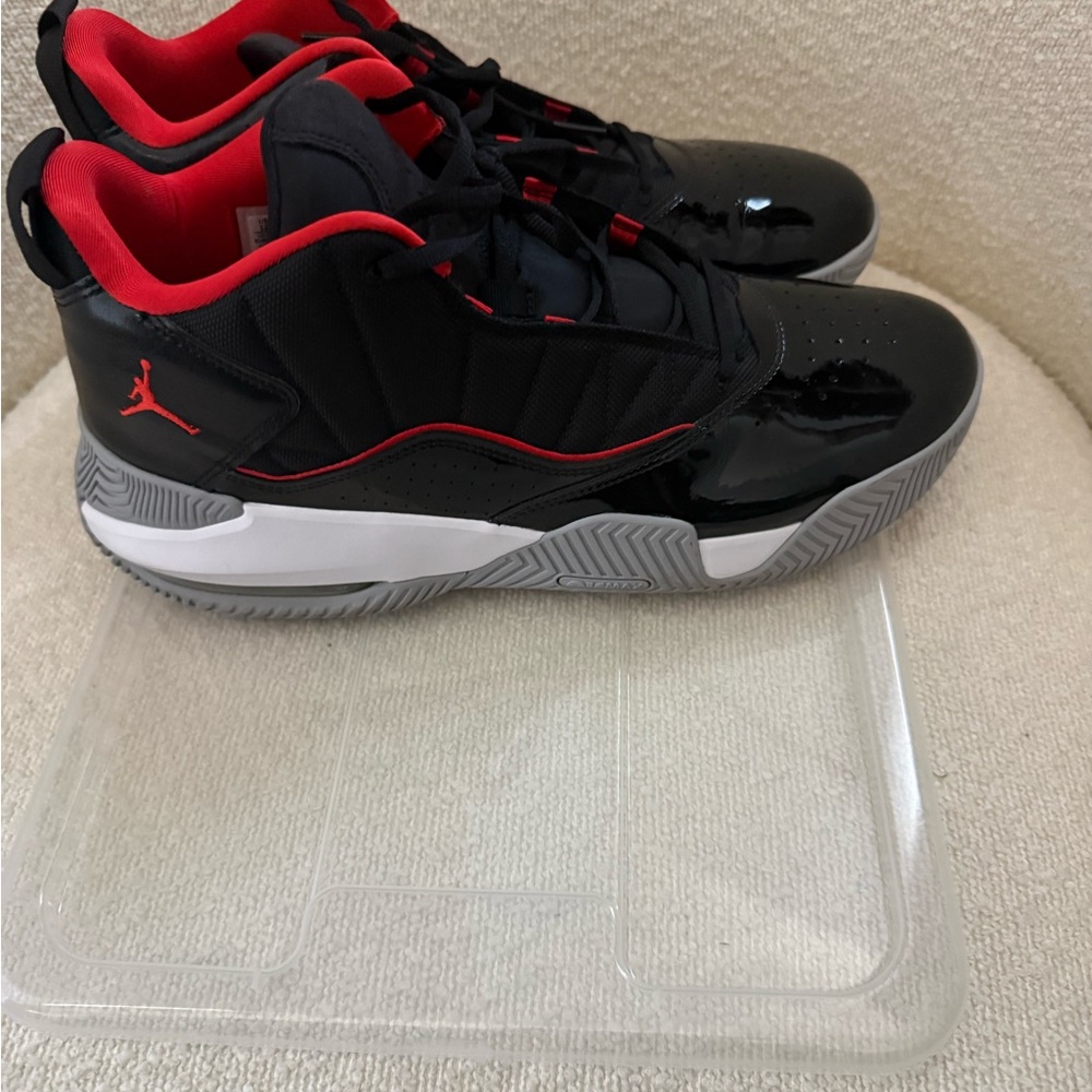 Nike Black and Red Low-Top Basketball Shoes